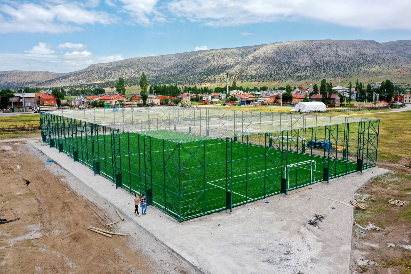 1 Adet Açık Halı Saha Yapımı